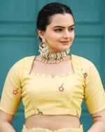 Women Embroidered Saree with Contrast Border - Image 4